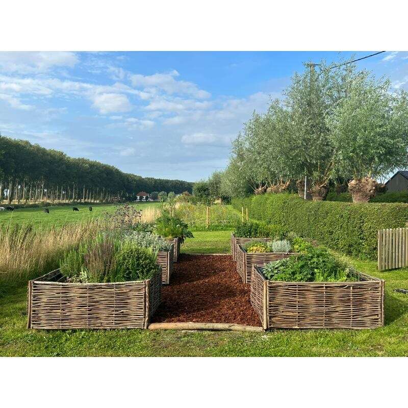 Image du produit Potager carr&eacute; en noisetier tress&eacute;